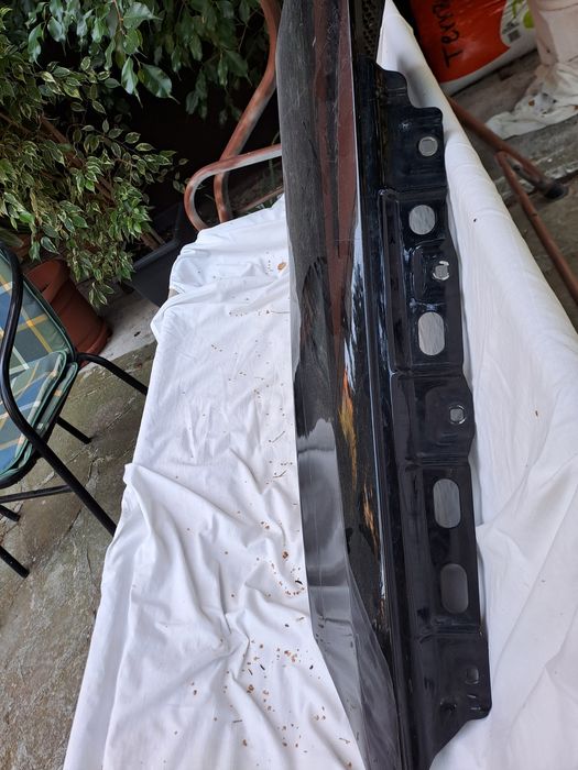 Продавам преден десен калник за мерцедес х166