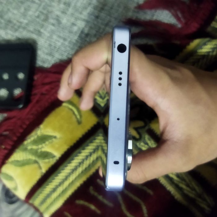 На обмене два телефона