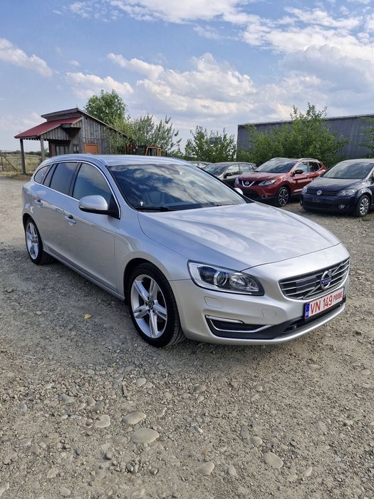 Volvo v60,Extra Full, an 2018,191cp