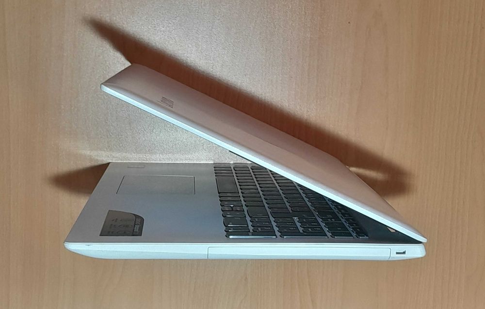 Лаптоп LENOVO IdeaPad 320-15IKB / I5-8250U / 8Gb DDR4 / 128Gb SSD