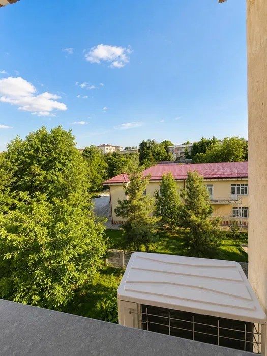 Прадается квартира в алмазарском районе 3 комнытный