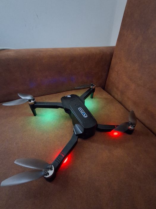 Дрон с HD камера – сгъваем, лесен за управление