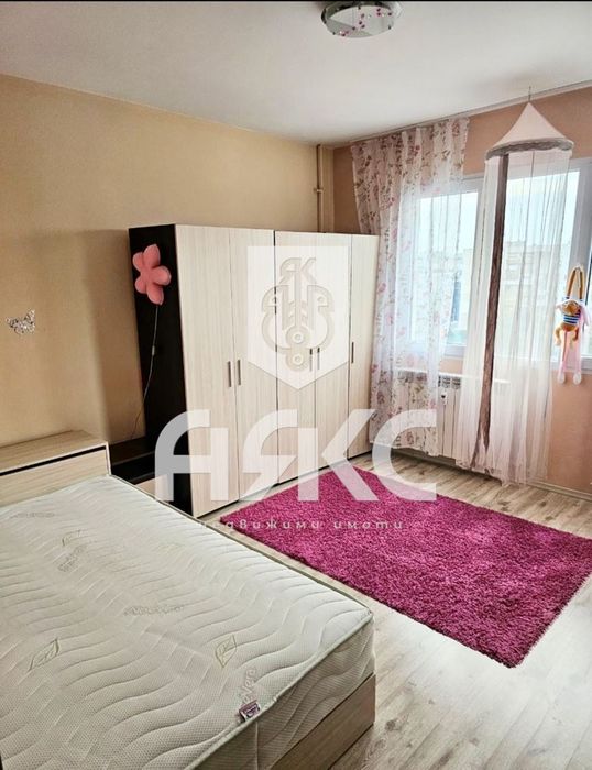 Тристаен обзаведен апартамент в кв. Люлин 9