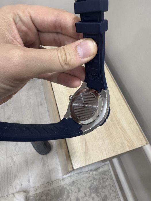 Наручные часы cerruti