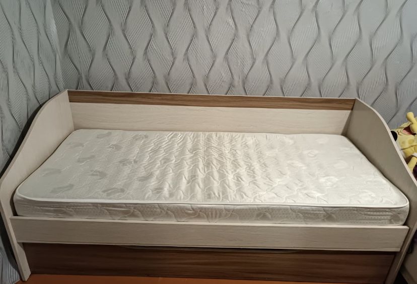 Продам кровать