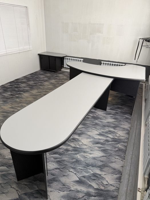 Продам комплект мебели руководителя