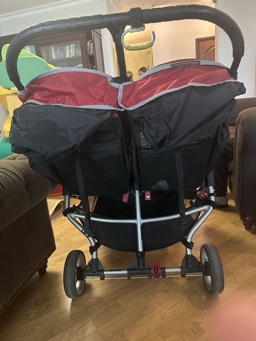 Коляска для двойняшек