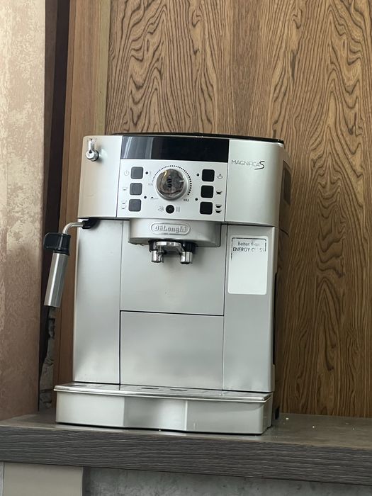 Vand aparat de cafea De’longhi