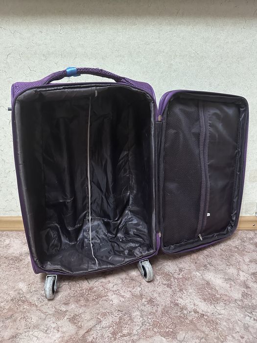 Продам 2 чемодана