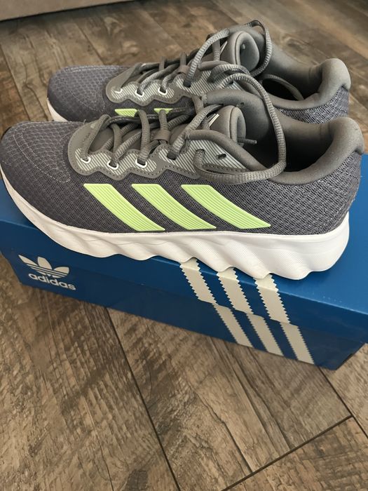 Маратонки Adidas