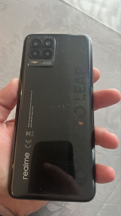 Realme 8 смартфон