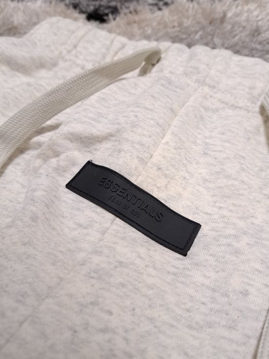 Pantaloni Essentials Fear of God Oatmeal/Gri