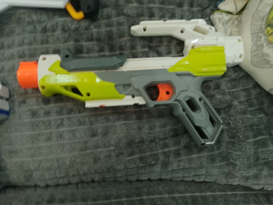 Vând colecție de puști Nerf