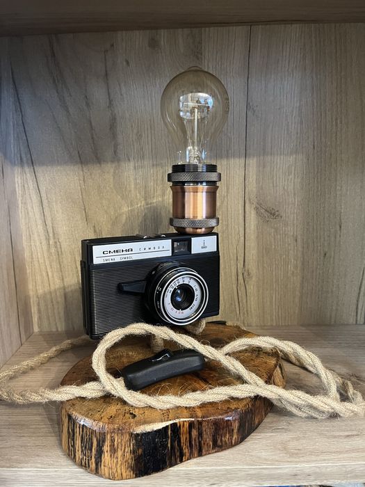 Настолна лампа.