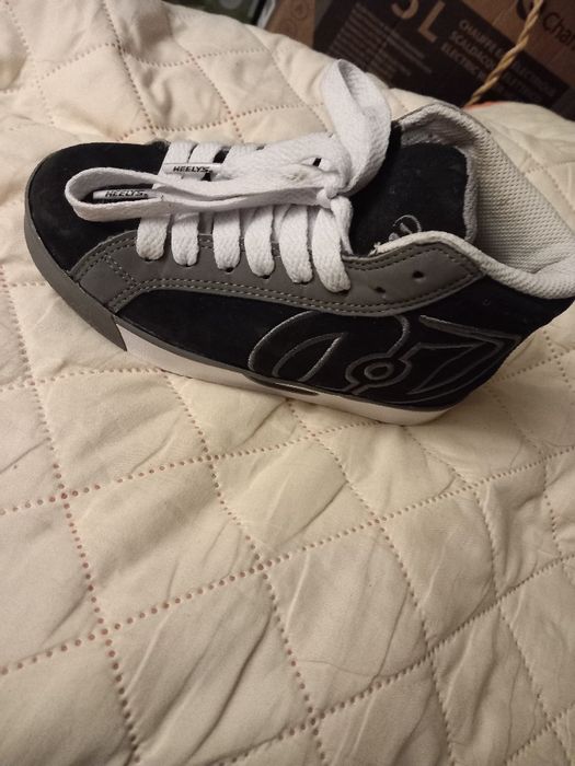 Adidași cu roți nr 31
