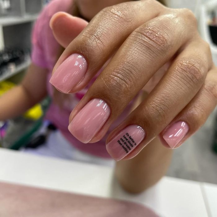 Маникюр наращивание Алмата