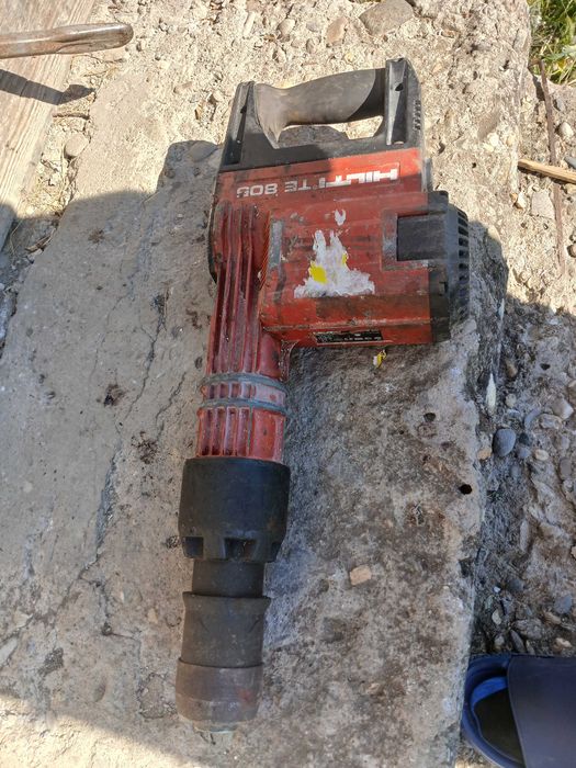 Ciocan demolator Hilti
