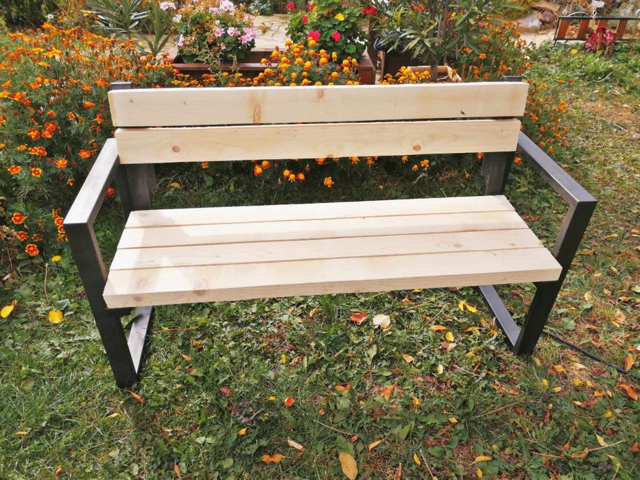 Крака за пейки и маси