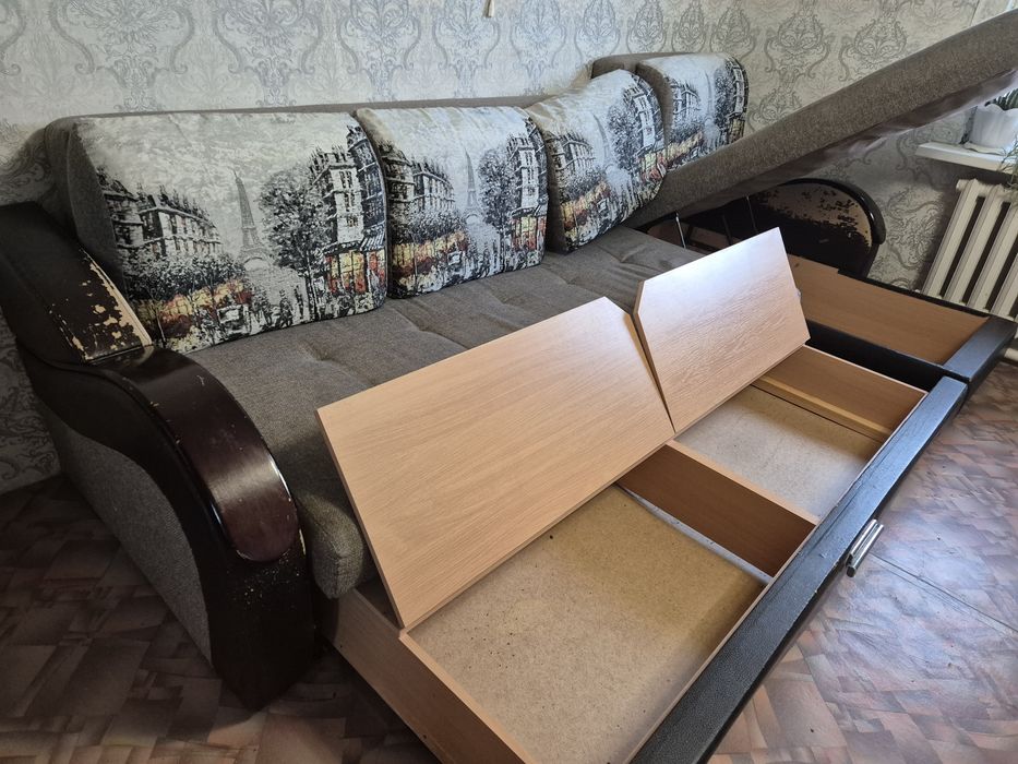 Продам диван в хорошем состоянии