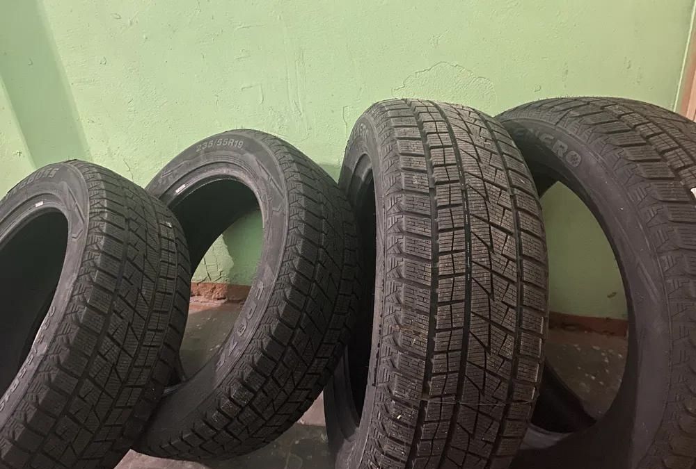 Зимние шины 235/55 /19