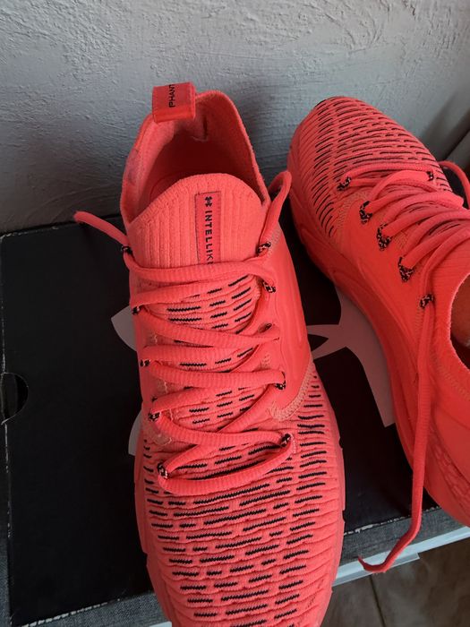 Adidasi Under Armour