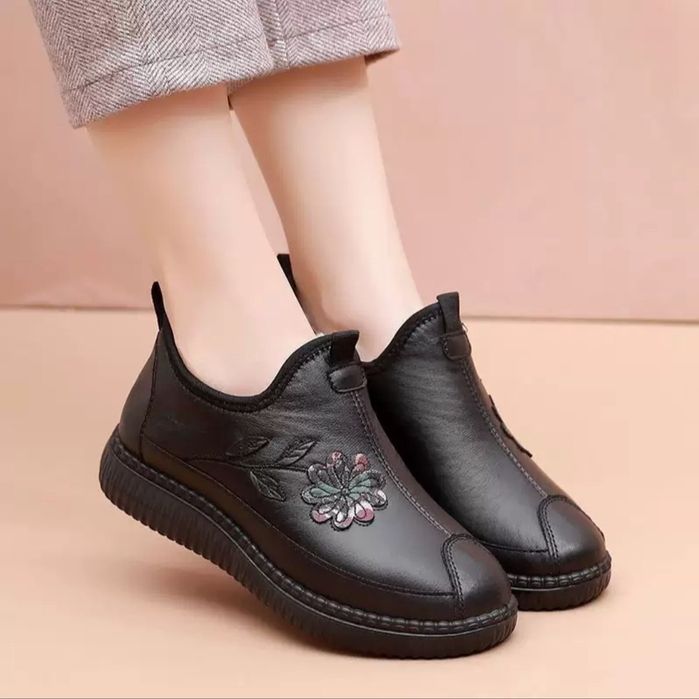 Oyoq kiyim qish kuz boxor mavsumi uchun.