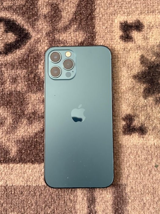 12 про айфон бу.