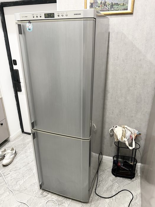 Продам Холодильник Samsung