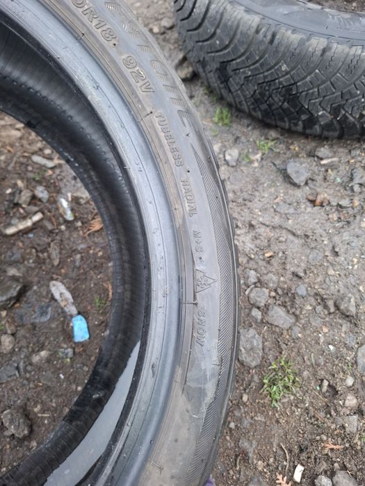 Vand 2 anvelope 225 40 18 brigestone de iarna  dot 2019