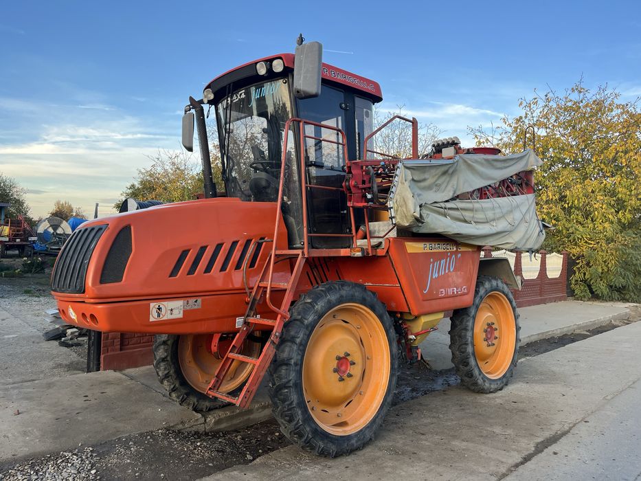 Autopropulsata Erbicidata/Stropit 18m sau schimb cu Tractor John Deere