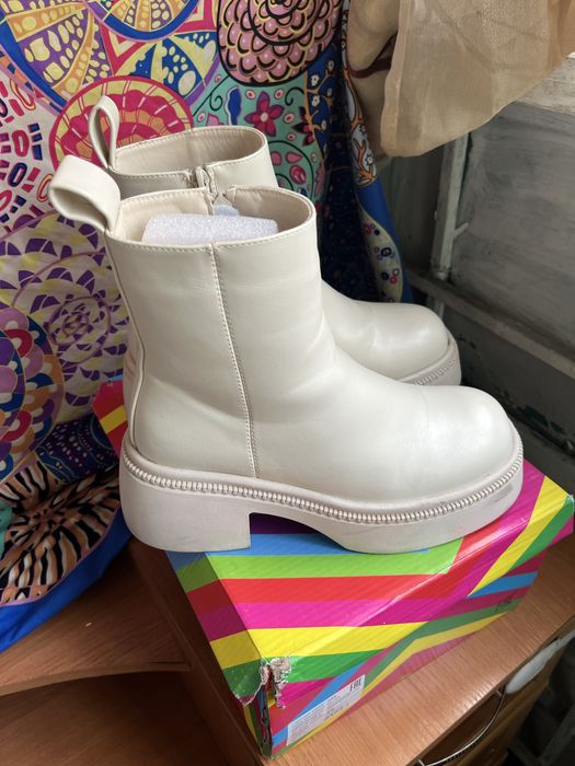 Продам ботинки в идеальном состояний