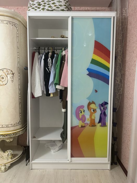 Шкаф в детскую б/у