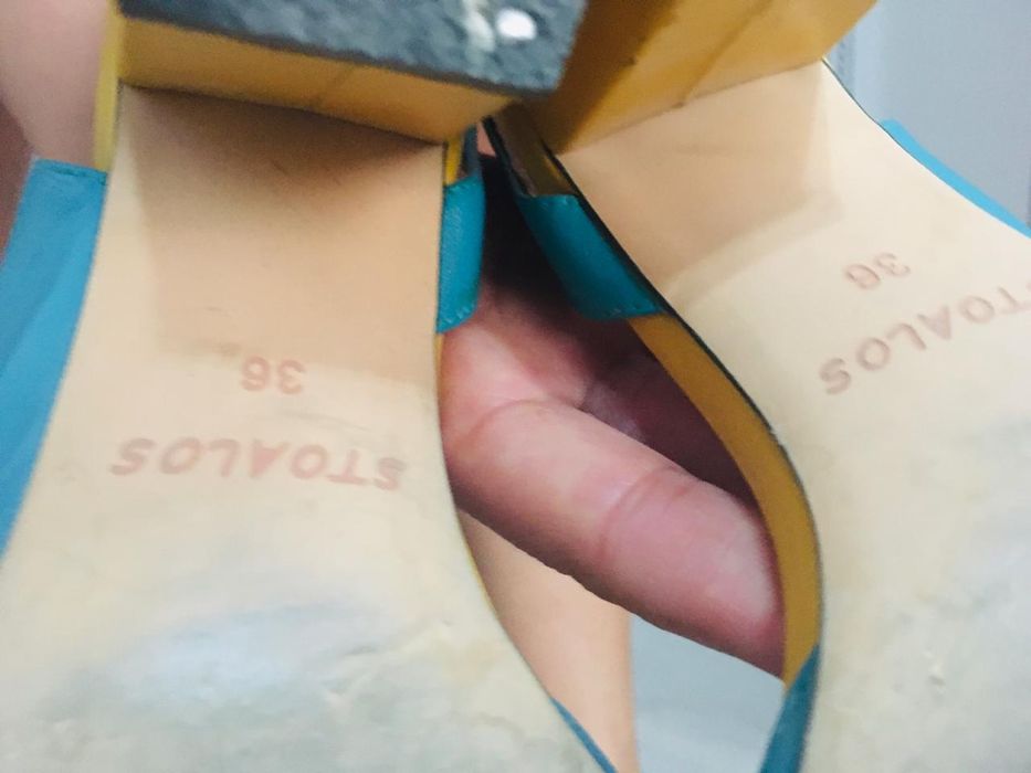 Красивые кожанные босоножки