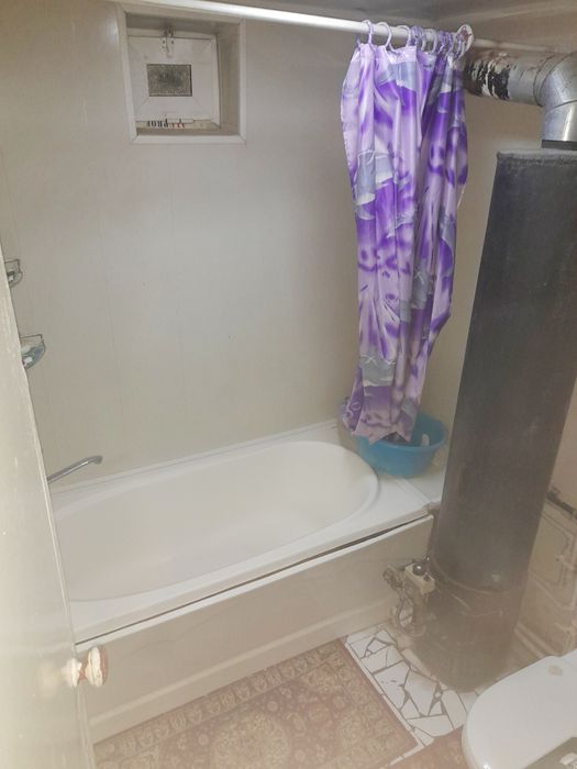 3xonali uy zudlik bilan sotiladi,  Drujbada Rayhon Milliy Taom orqasi