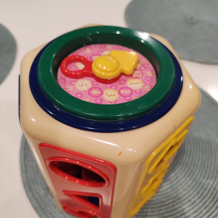 Много интерактивни играчки