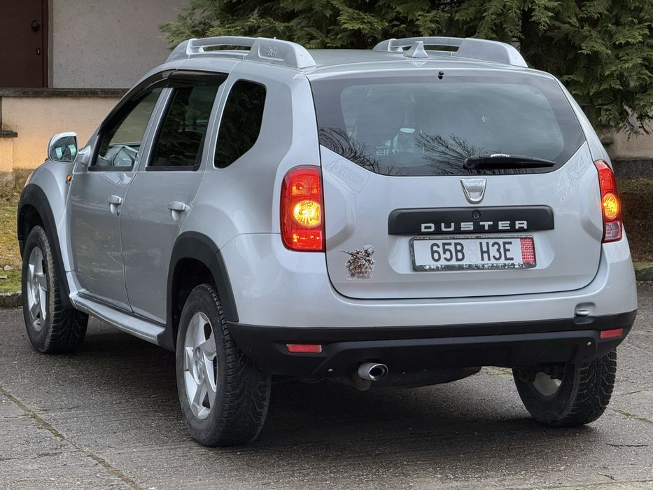 Vând Dacia duster 4x4