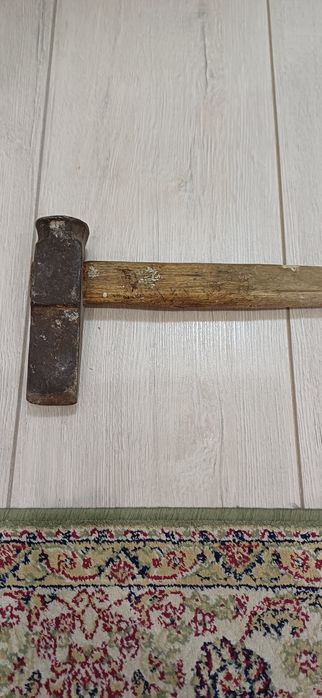 молоток ручной слесарный