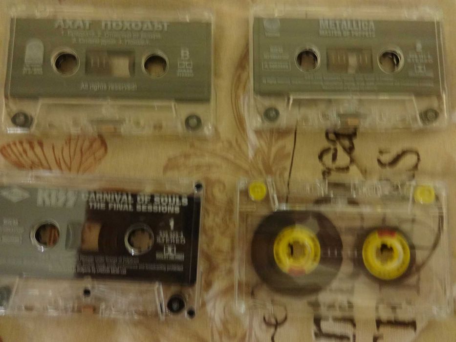 Оригинални аудио касети на метъл групи + касетник
