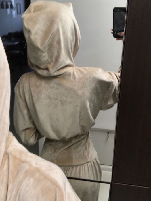 Велурен сет от една част