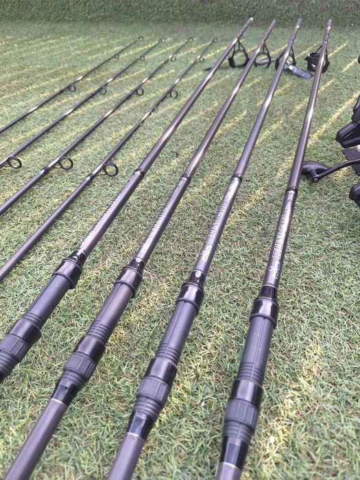 SET 4 Lansete FL LEGEND CARP 3.60 m 3.75 Lbs 2 tronsoane

Produs nou c