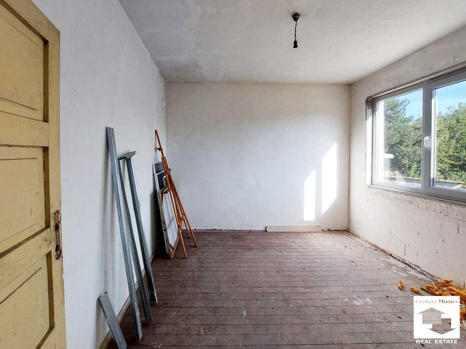 175095 Едноетажна къща за продажба, с равен двор в с. Добромирка