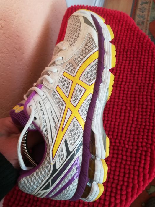 Adidași Asics nr 42 dama