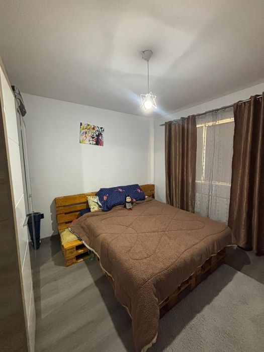 Vând apartament in Criseni