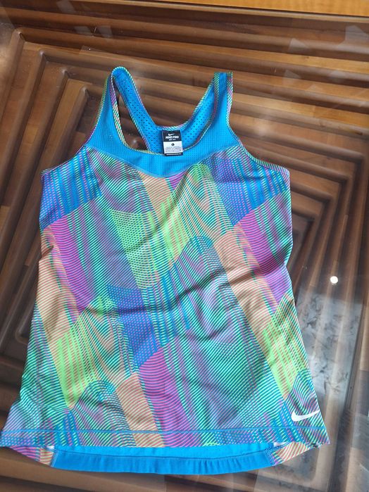 Продавам дрехи 3/4,4/6,122/128,140 нови или само махнат етикет