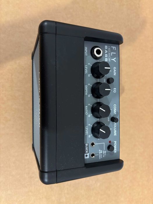 Mini amplificator pentru chitară bass