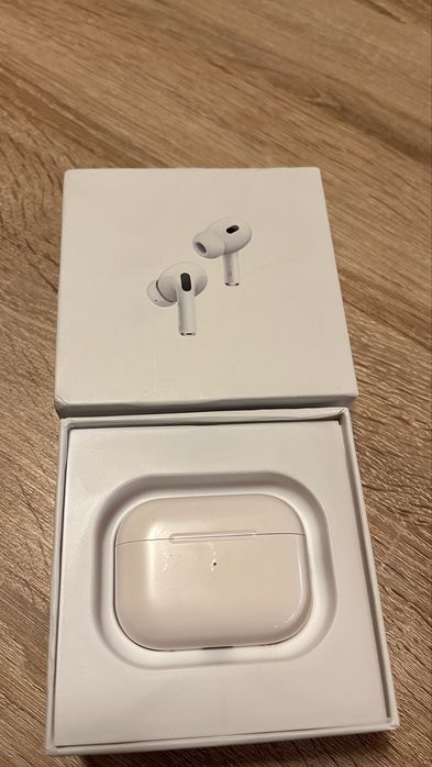 APPLE AirPods Pods 2nd generation / MagSafe Wireless charging!