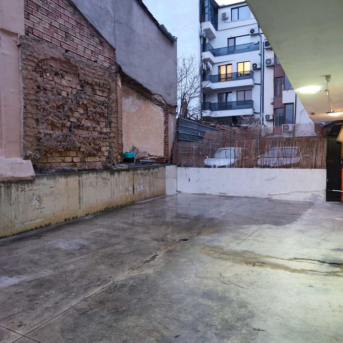 Паркомясто, ул Божур