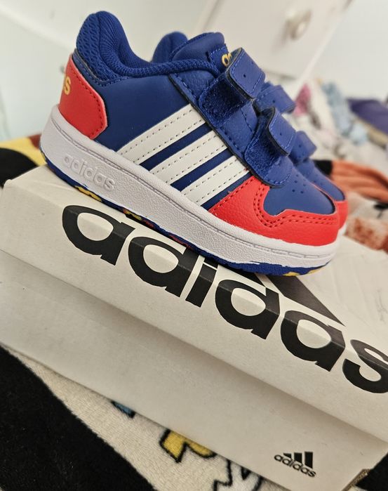 Маратонки адидас за момче 20 номер