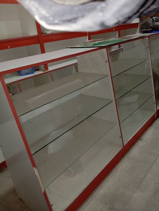 Витрина, полка, шиша ойнали