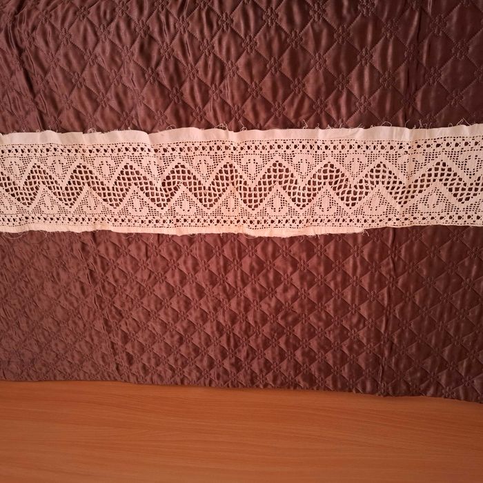 Подарявам дантела на една кука от едно време